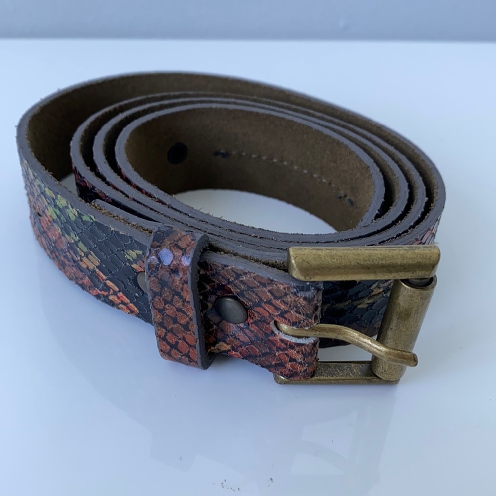 Sneak vintage belt